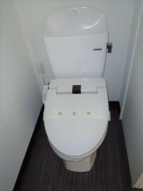 柿の木ハウスのトイレ|清潔感のあるトイレです