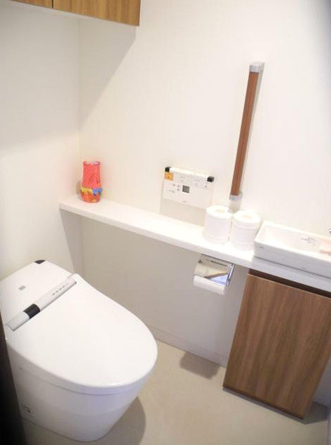 プラウドタワー相模大野のトイレ|落ち着いた色調のトイレです