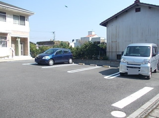 【駐車場】 | ペルレトゥルムＢ | 駐車場です