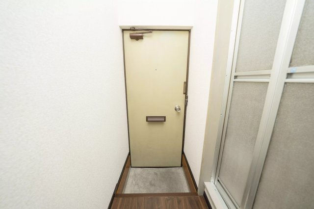 AP421 パレス中川 102の玄関|



