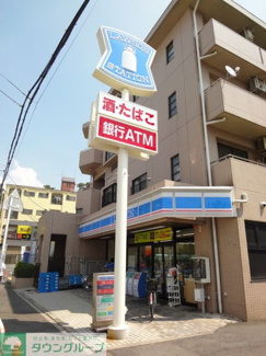 ローソン松戸店 徒歩1分。コンビニ 80m