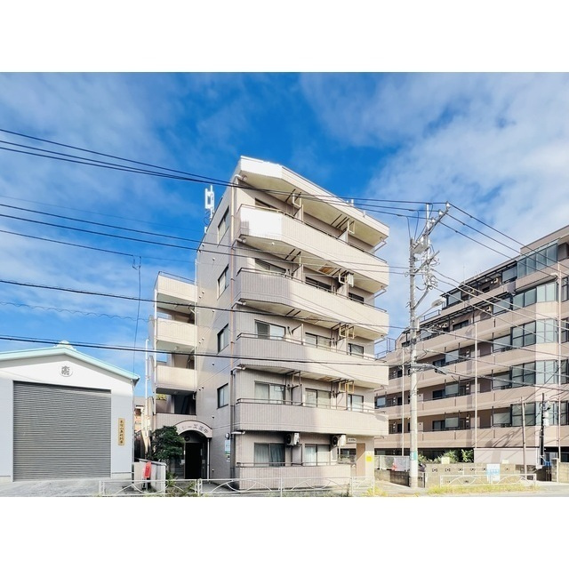 セシーズ府中