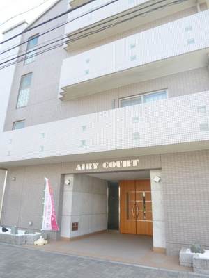 コンクリートがおしゃれな雰囲気を出してます