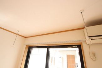 ★お部屋干しに便利な室内物干し付き★