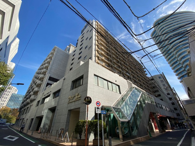 青山一丁目駅徒歩２分の好立地です♪
