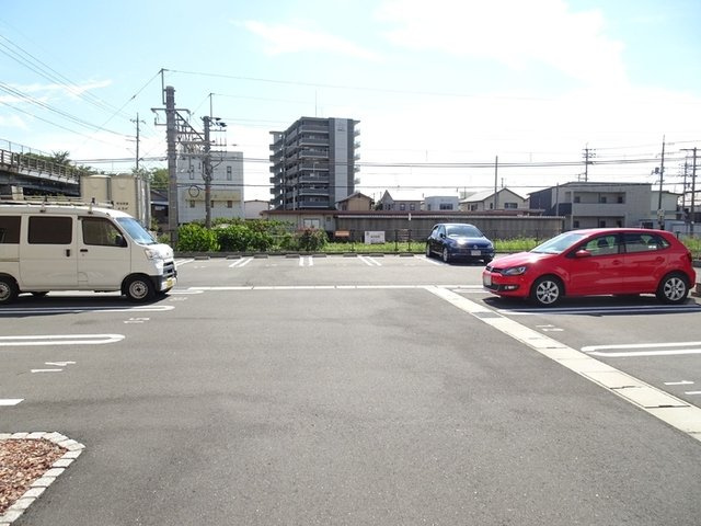 アースガーデンＳＯＪＡの駐車場|駐車場