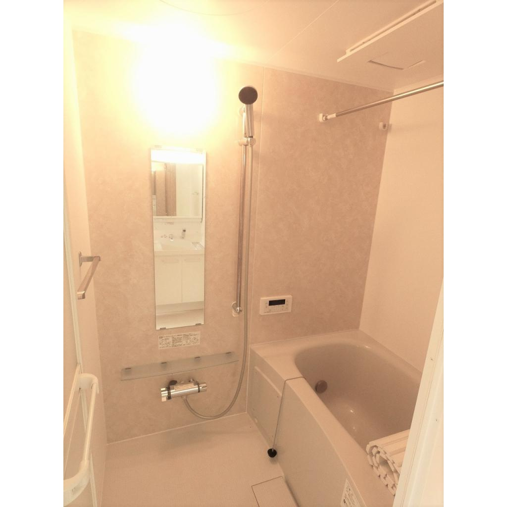 アンバーコートの浴室