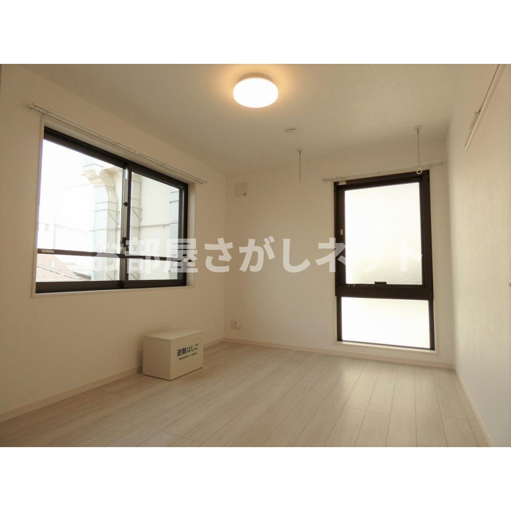 ＴＨＥ　ＰＲＥＣＩＯＵＳ　池袋本町【おとり物件なし】#学生・社会人にオススメ！初期費用分割払いOK！の居間・リビング