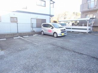 ★敷地内駐車場★（空き状況・使用料等詳細はご確認下さい）