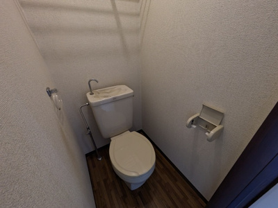 トイレです♪※清掃前です。