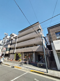 ★総タイル張りの5階建てマンション★