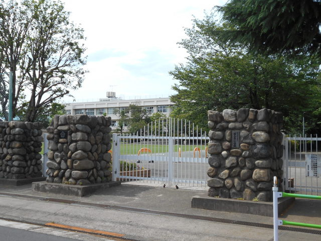 国立市立国立第二小学校まで170m