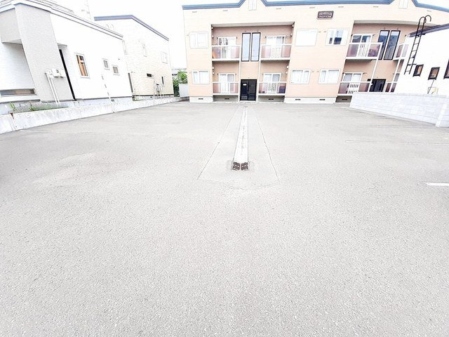 プロムナードＦ・Ｍの駐車場