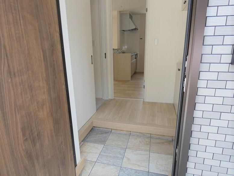 三沢５丁目戸建の玄関