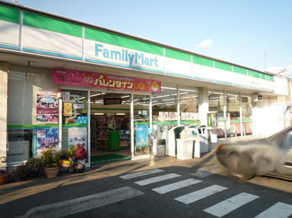 ファミリーマート 港南台インター店まで450ｍ