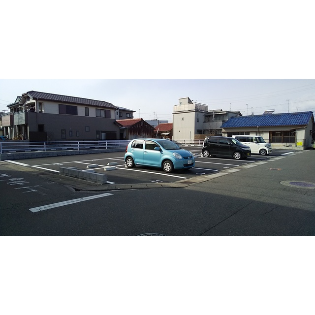 岐阜市菊井町の駐車場の駐車場