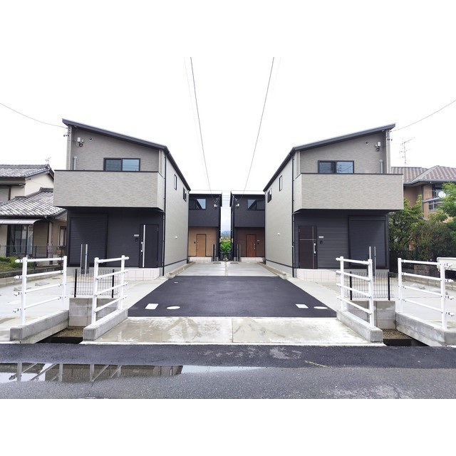 Ｌａｎｄ　ｃｏｕｒｔ　高田橋駅