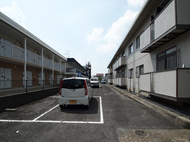清水コーポの駐車場