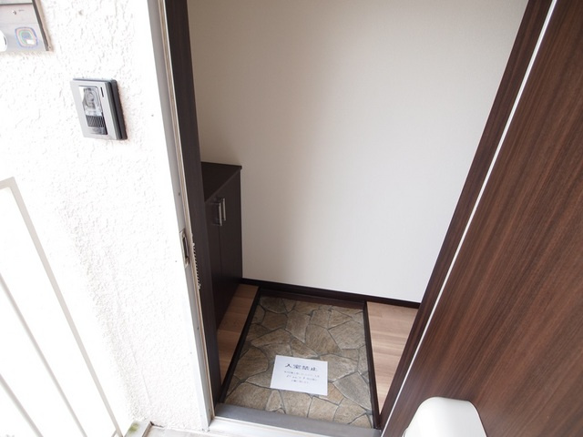 清水コーポの玄関