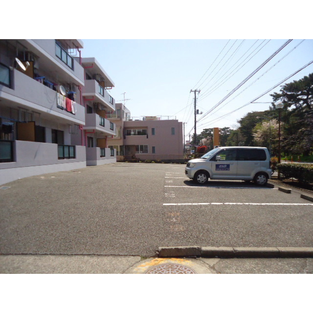 サン・ライトの駐車場