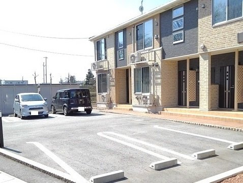 ドゥ・ステージアⅣの駐車場|駐車場があるので、車を買う予定の方も安心です