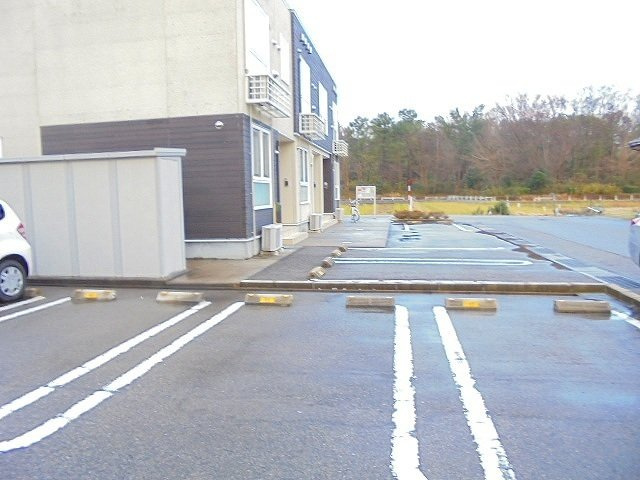 ラフレシ－ル　Ａの駐車場|駐車場があるので、車を買う予定の方も安心です