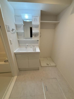 【洗面所】 | メゾンイロンデール | 写真は同タイプの別のお部屋のものです。