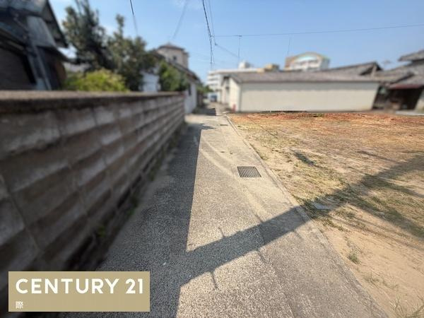 和歌山市上野　土地の前面道路含む現地写真