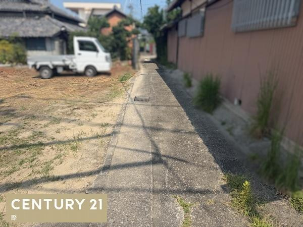 和歌山市上野　土地の前面道路含む現地写真
