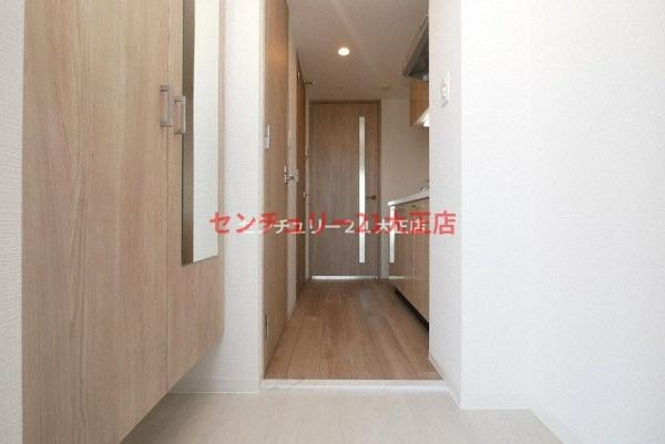 エスリード弁天町ルシェンテの玄関