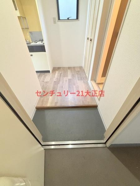 大阪市港区弁天２丁目の賃貸マンションの玄関