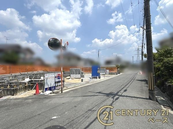 大和郡山市九条町 １号棟 ／新築一戸建の前面道路含む現地写真|■現地撮影写真■前面道路約６ｍ以上でお車の出し入れも楽々！