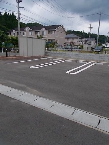 サン　ブライトの駐車場|駐車場です