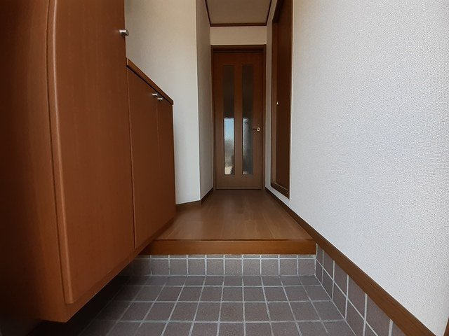 レフィナードⅡの玄関|きれいな玄関です