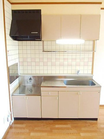 フラワーガーデン３のキッチン|コンパクトなキッチンで掃除もラクラク