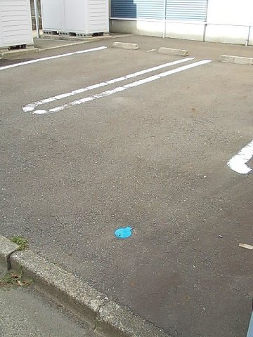 ドムス広面の駐車場|駐車場があります