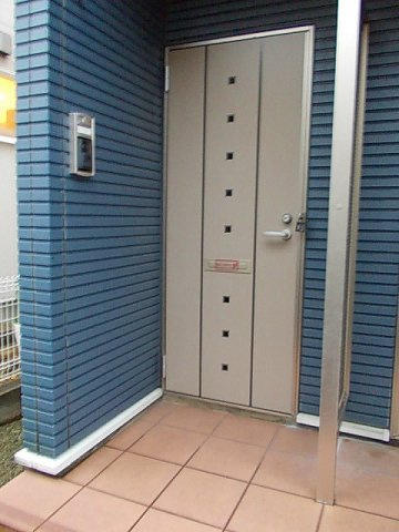 ドムス広面のエントランス|建物の内部です