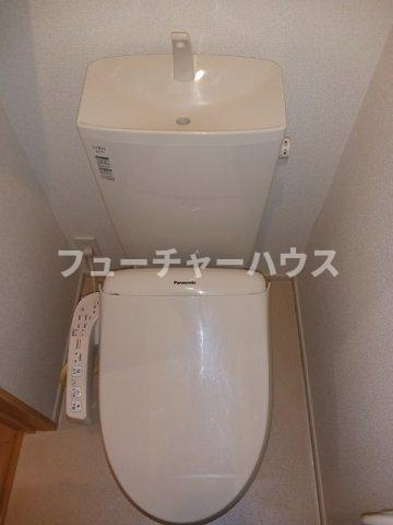 イースト・リッチのトイレ|ゆったりとした空間のトイレです