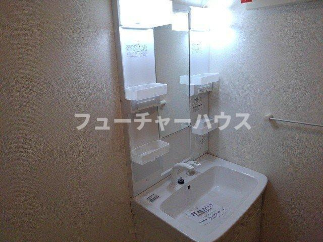 ハレ　レアラニの洗面所|脱衣スペースもあります