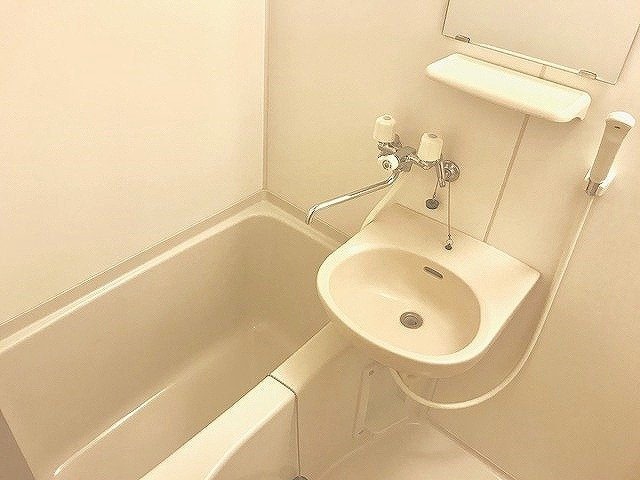 レオパレスグリーン東室蘭の洗面所