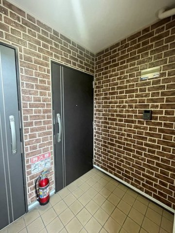 エストレヤ荒川のエントランス