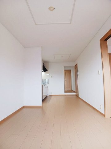 ランドマークけやきⅦ番館の居間・リビング
