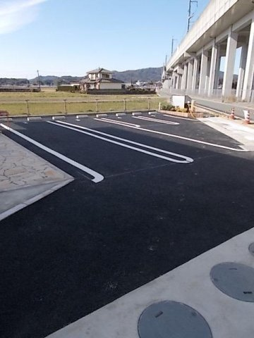 アルカンシエルの駐車場