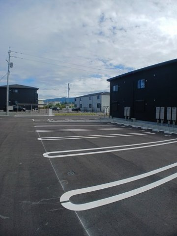 シャルム６番館　Ｃの駐車場