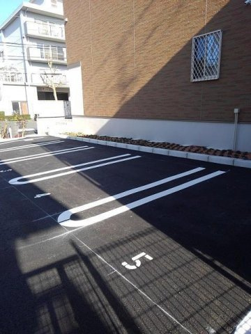 フローラルメゾン松和花壇の駐車場