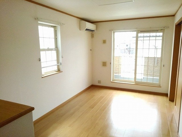 ＣＡＳＡ　ＹＯＳＨＩＺＵ　Ｂの居間・リビング
