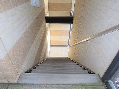 レオパレス御所のその他|階段上からのアングルです