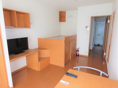 レオパレス御所の居間・リビング|ハイベッドタイプのお部屋です