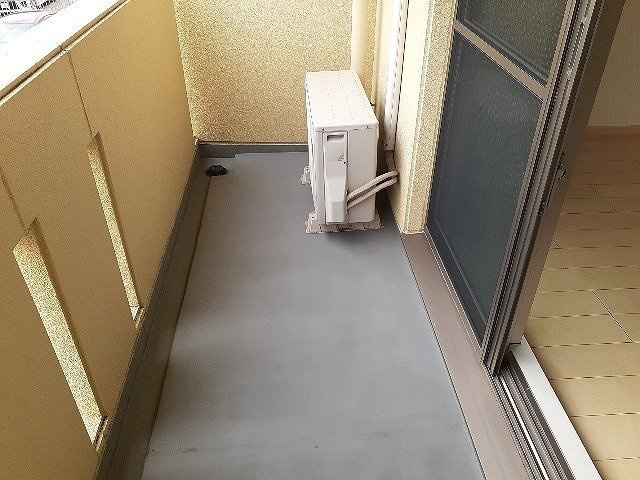 サンハイツ港のバルコニー