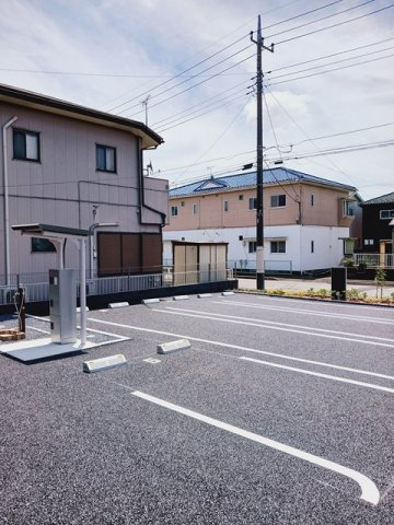 クレストコートの駐車場